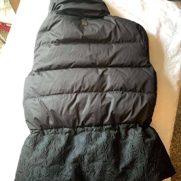 Carolina Herrera womens puffer jacket - Picture 9 of 9